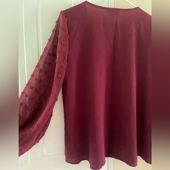 &Merci Fall Cranberry Wine blouse with beautiful detailed sleeves Size Large - Picture 3 of 7